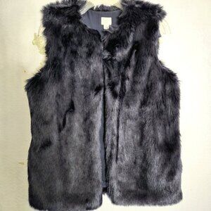 A New Day Women's Black Faux Fur Vest Size Small Urban Chic Versatile